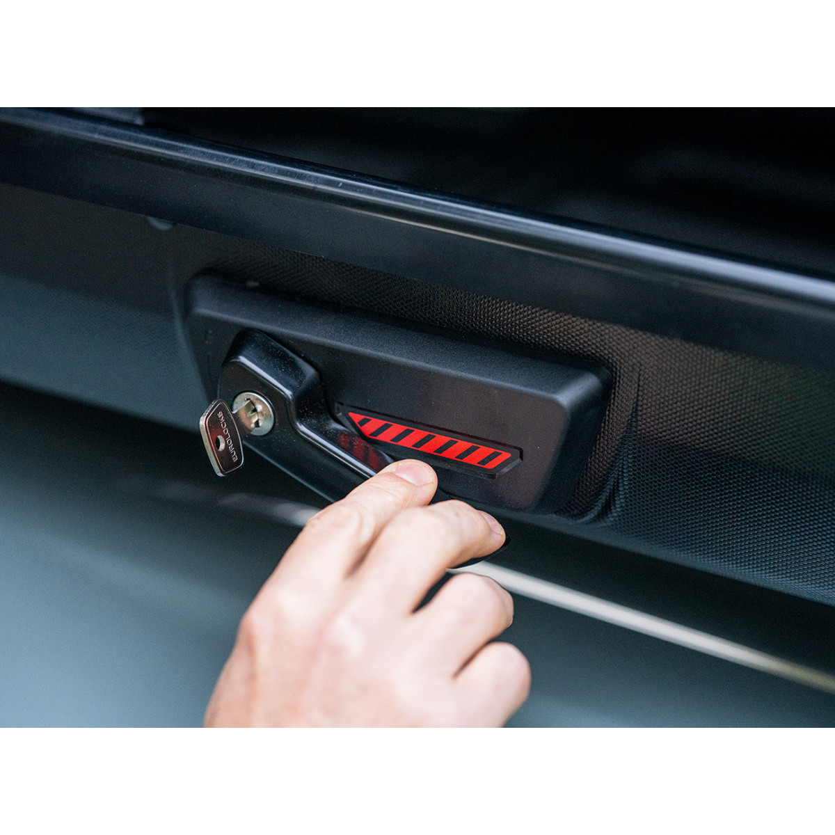 Автобокс Yakima SkyBox NX16 Roof Box