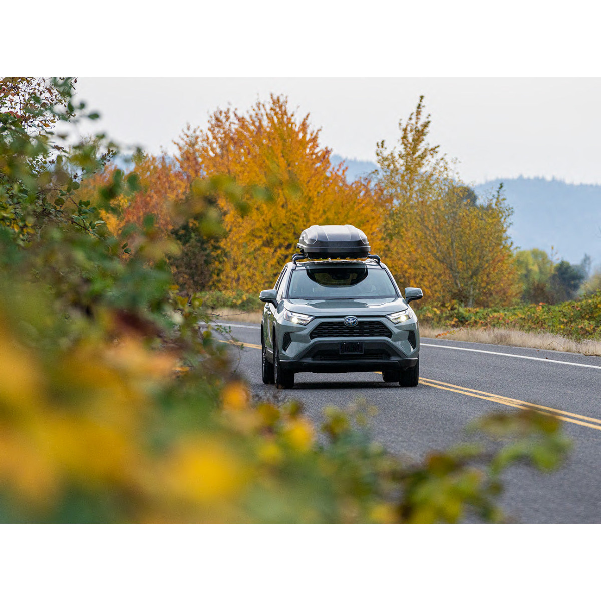 Автобокс Yakima SkyBox NX18 Roof Box